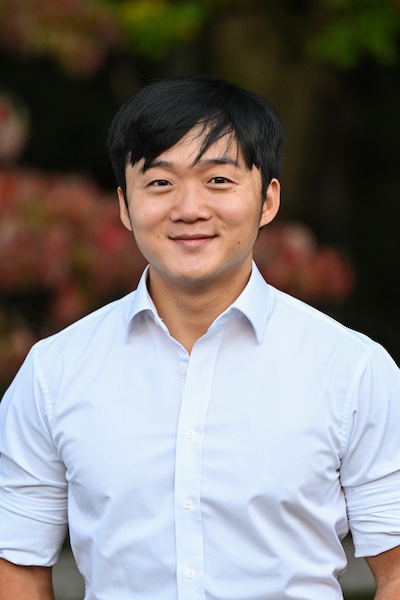 Lou Chen Headshot